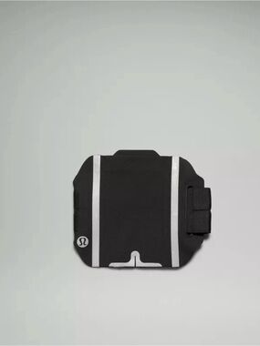 Fast and Free Running Armband NWT
